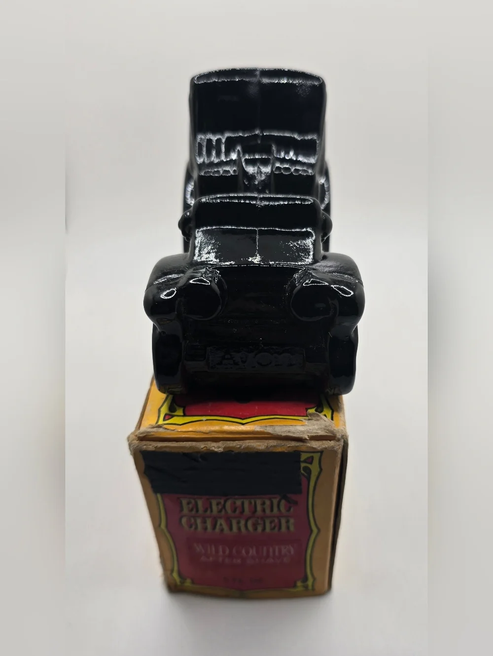 Vintage Avon Electric Charger Wild Country After Shave Full Decanter 5 Fl. Oz.